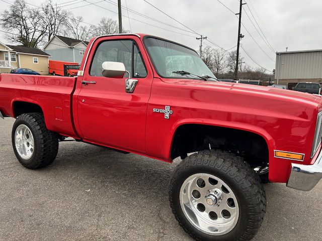 Photo 2 of this CHEVROLET C/K 10 SERIES