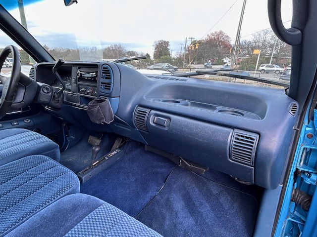 Photo 10 of this GMC SIERRA 1500