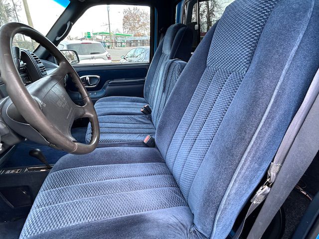 Photo 5 of this GMC SIERRA 1500