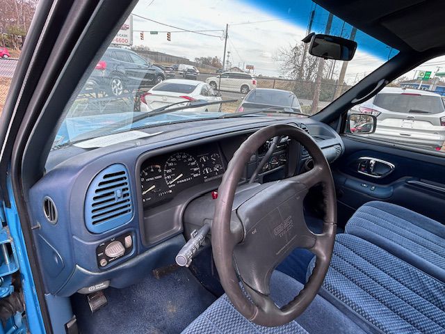 Photo 6 of this GMC SIERRA 1500
