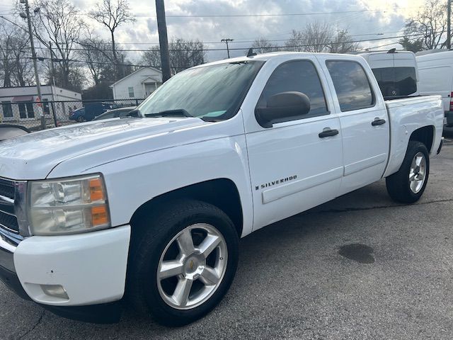 2007 Chevrolet Silverado LT's photo