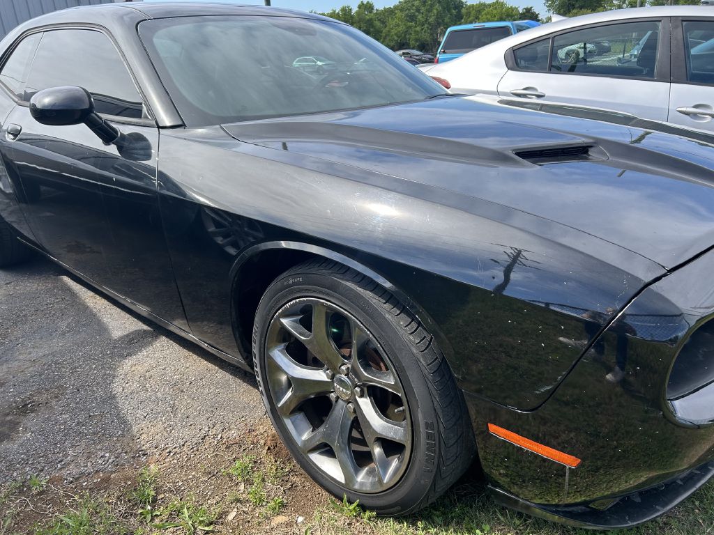 2015 Dodge Challenger SXT Plus's photo