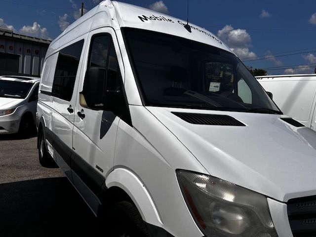 Photo 2 of this MERCEDES-BENZ SPRINTER