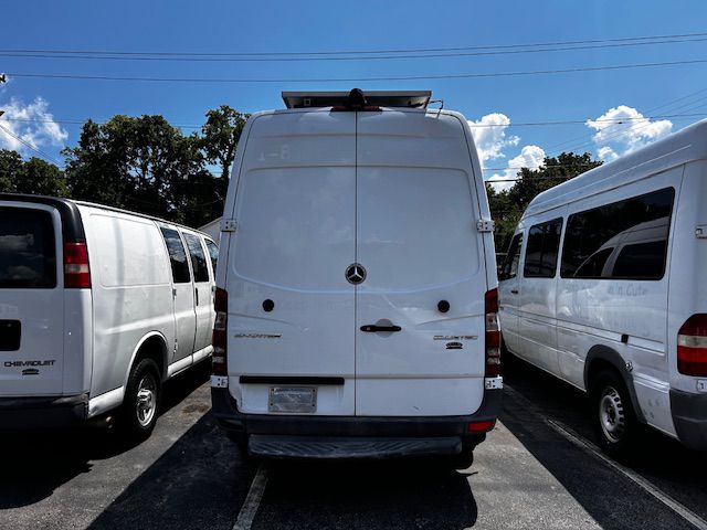 Photo 10 of this MERCEDES-BENZ SPRINTER
