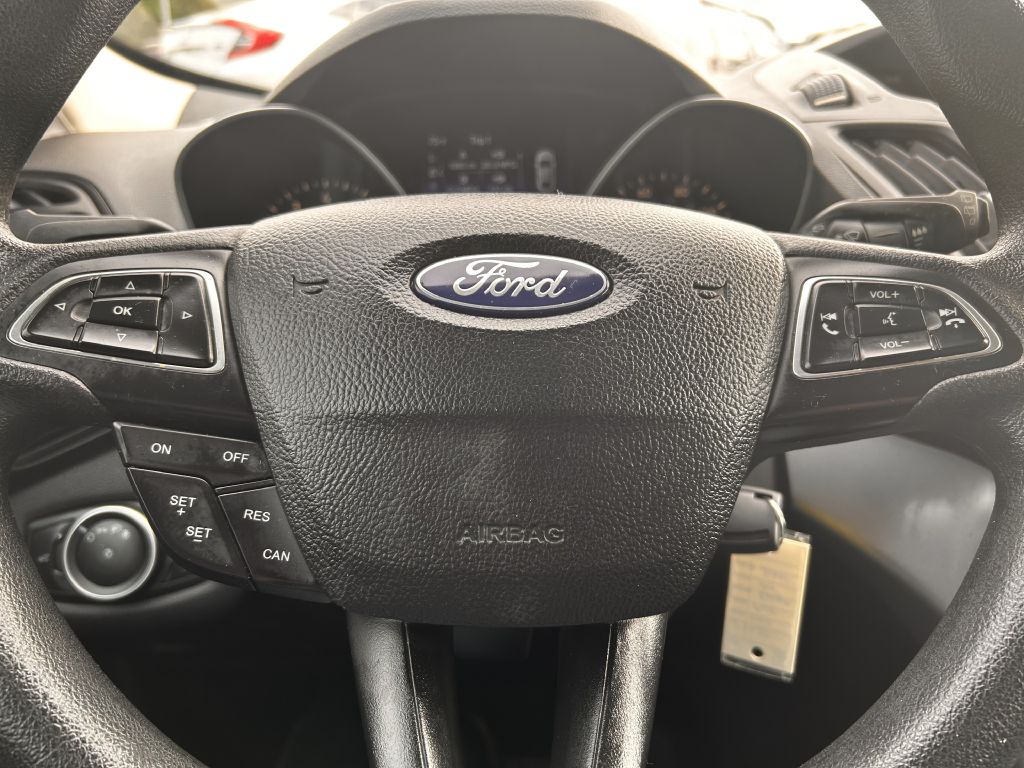 Photo 6 of this FORD ESCAPE