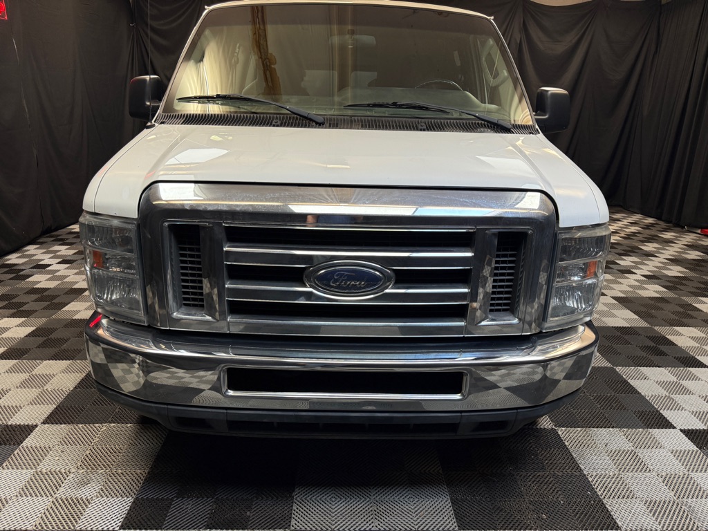 2012 Ford E-350 photo 2