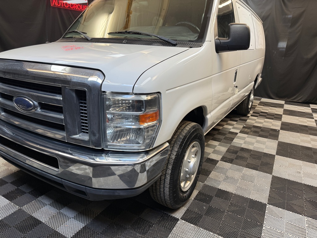 2012 Ford E-350 photo 3