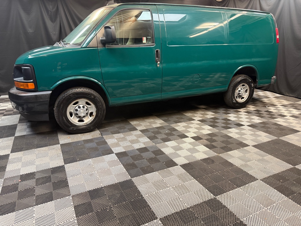 2017 Chevrolet Express 3500 Cargo photo 4