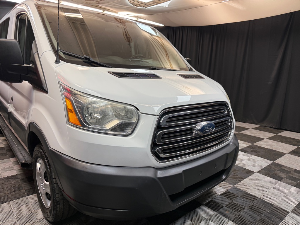 2015 Ford Transit Base's photo