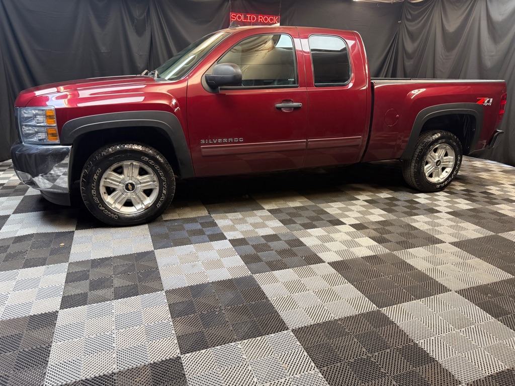 2013 Chevrolet Silverado 1500 LT photo 2