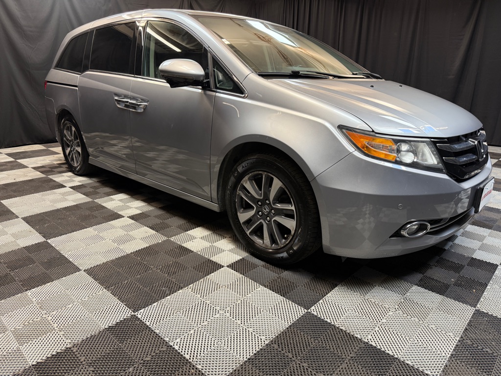 2016 Honda Odyssey Touring photo 4