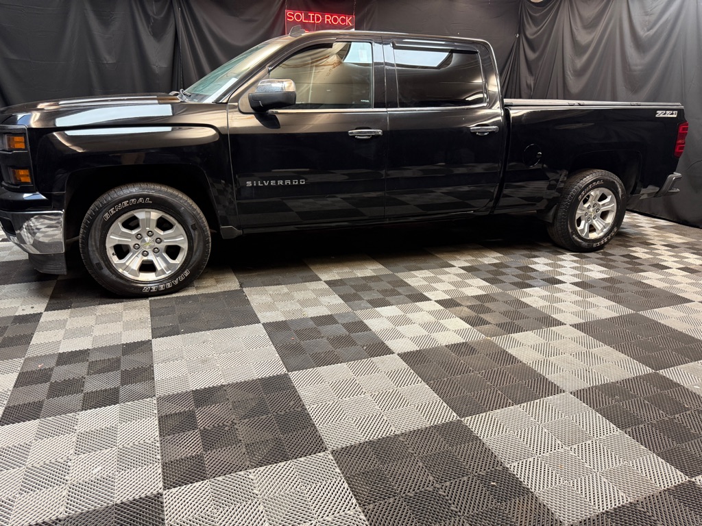2014 Chevrolet Silverado 1500 LT photo 2