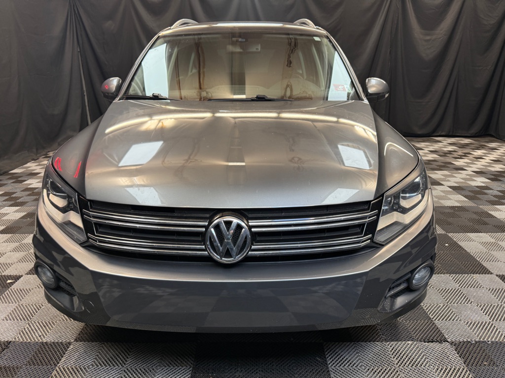 2016 Volkswagen Tiguan SE photo 2