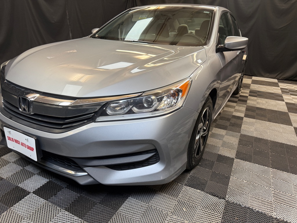 2016 Honda Accord LX photo 3