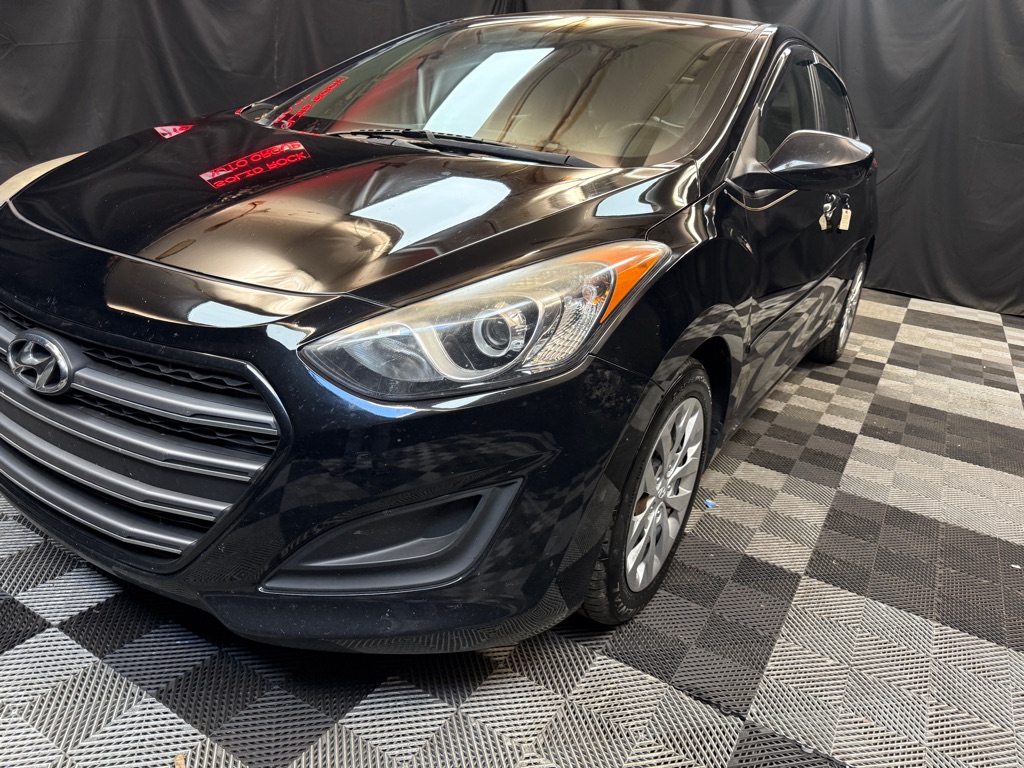 2016 Hyundai Elantra GT Base photo 4