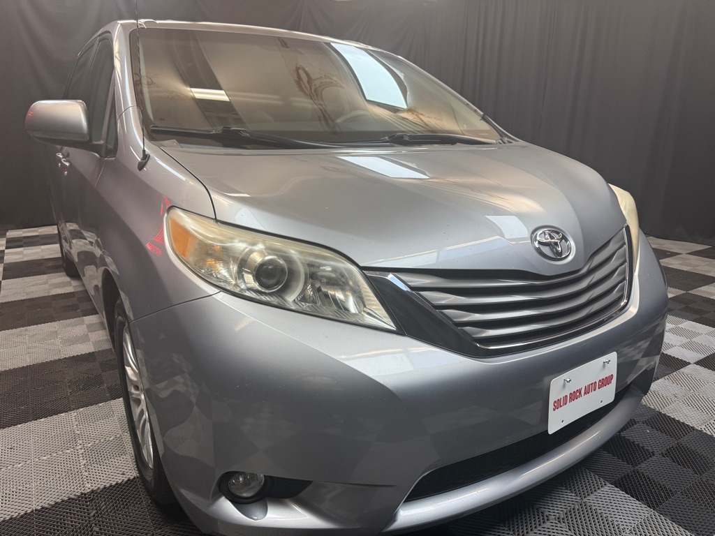 2013 Toyota Sienna XLE