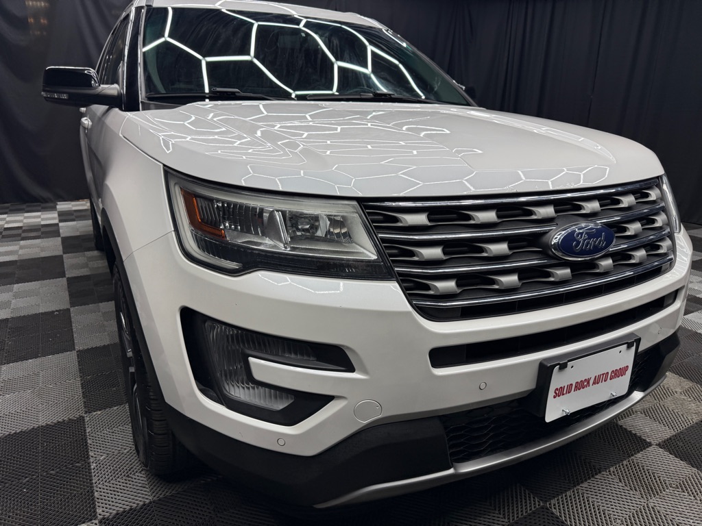 2016 Ford Explorer XLT 4WD's photo