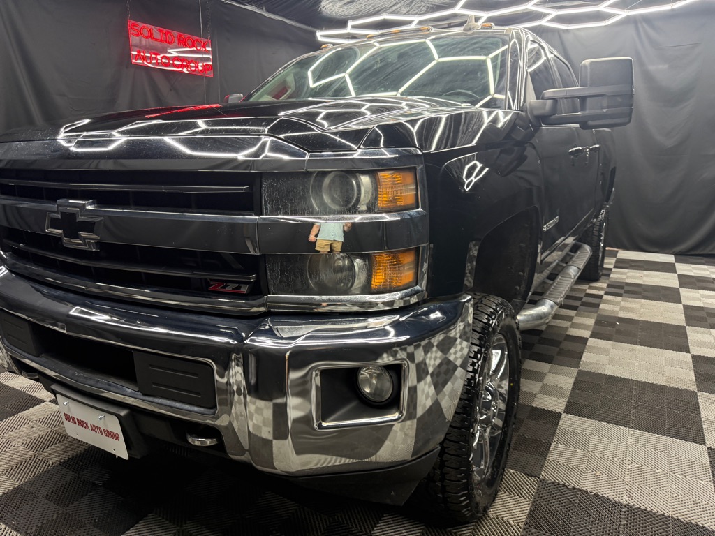 2018 Chevrolet Silverado 2500HD LT - Image 3