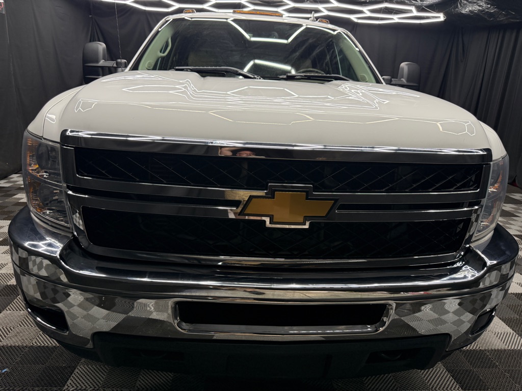 2014 Chevrolet Silverado 3500HD LTZ - Image 2