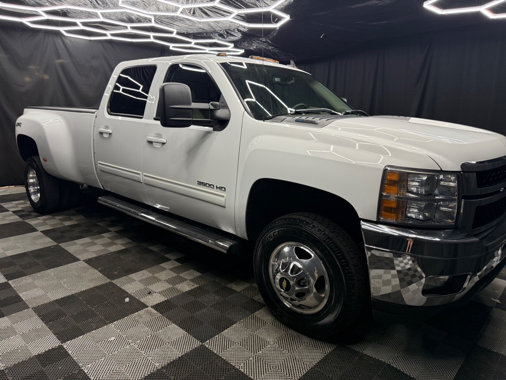 2014 Chevrolet Silverado 3500HD LTZ - Image 4