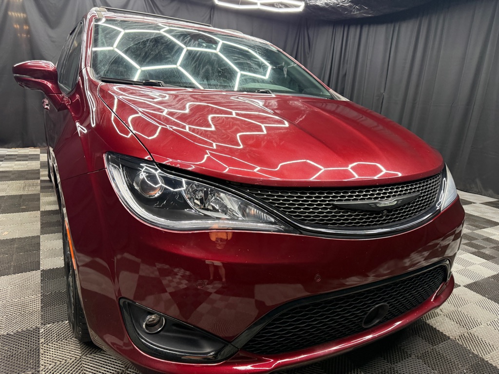 2019 Chrysler Pacifica Limited - Main Image