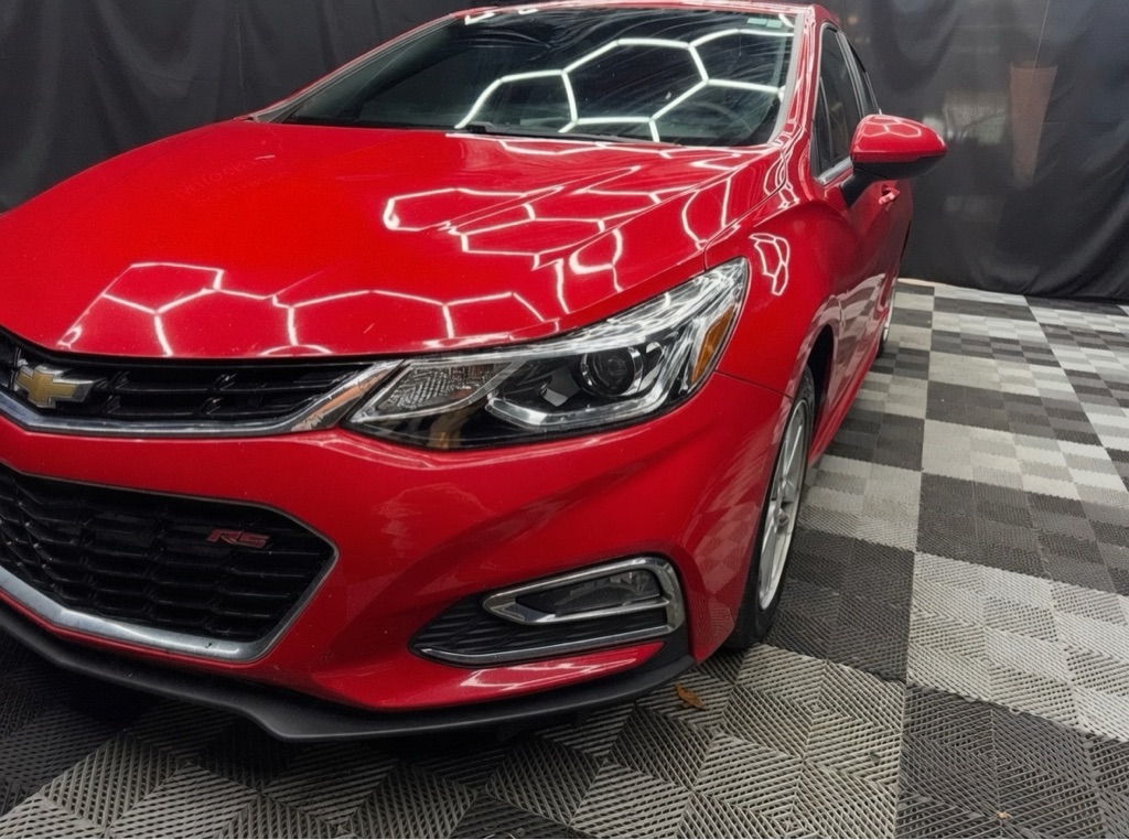 2017 Chevrolet Cruze LT Auto - Image 3