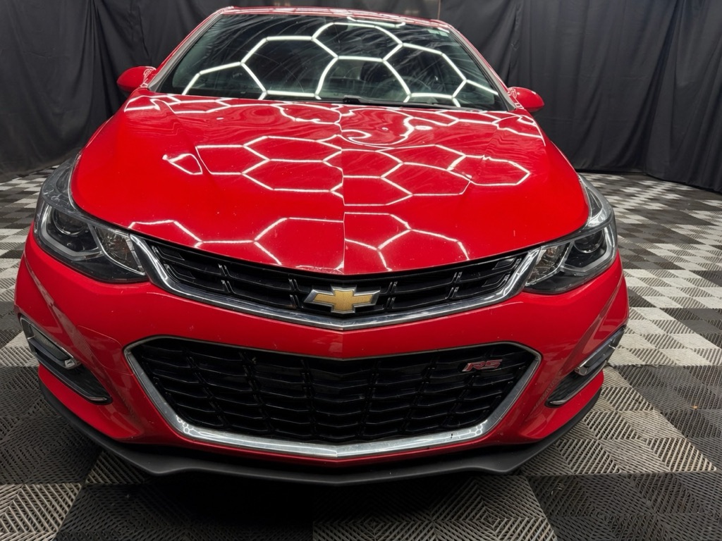 2017 Chevrolet Cruze LT Auto - Image 2