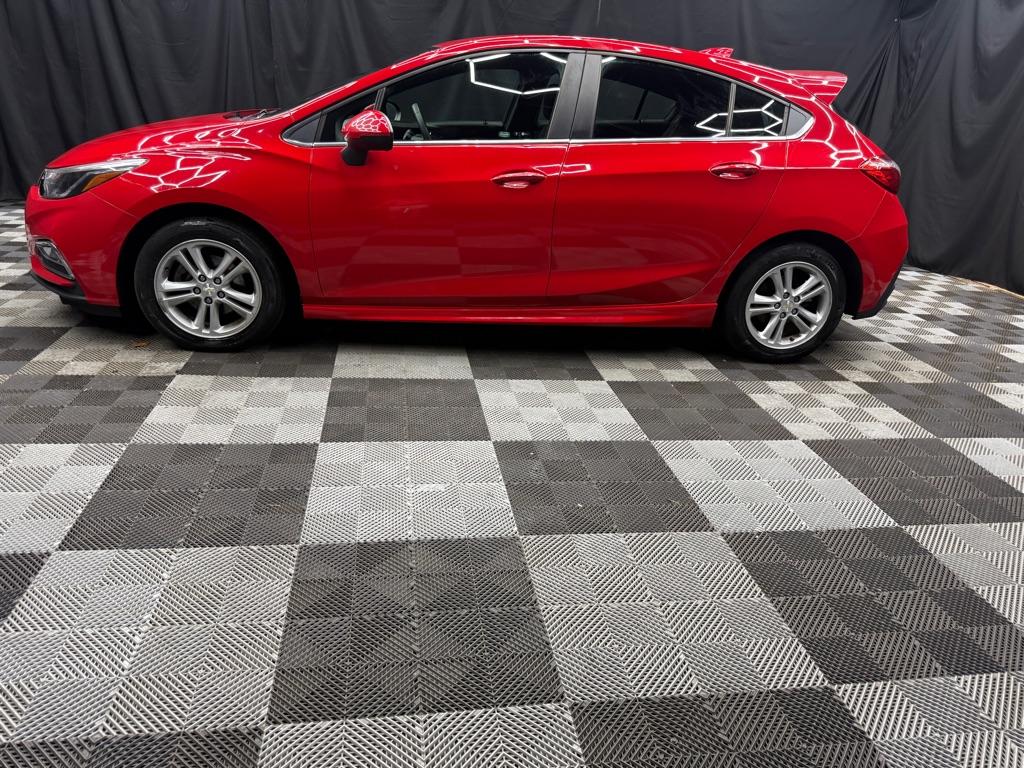2017 Chevrolet Cruze LT Auto - Image 5