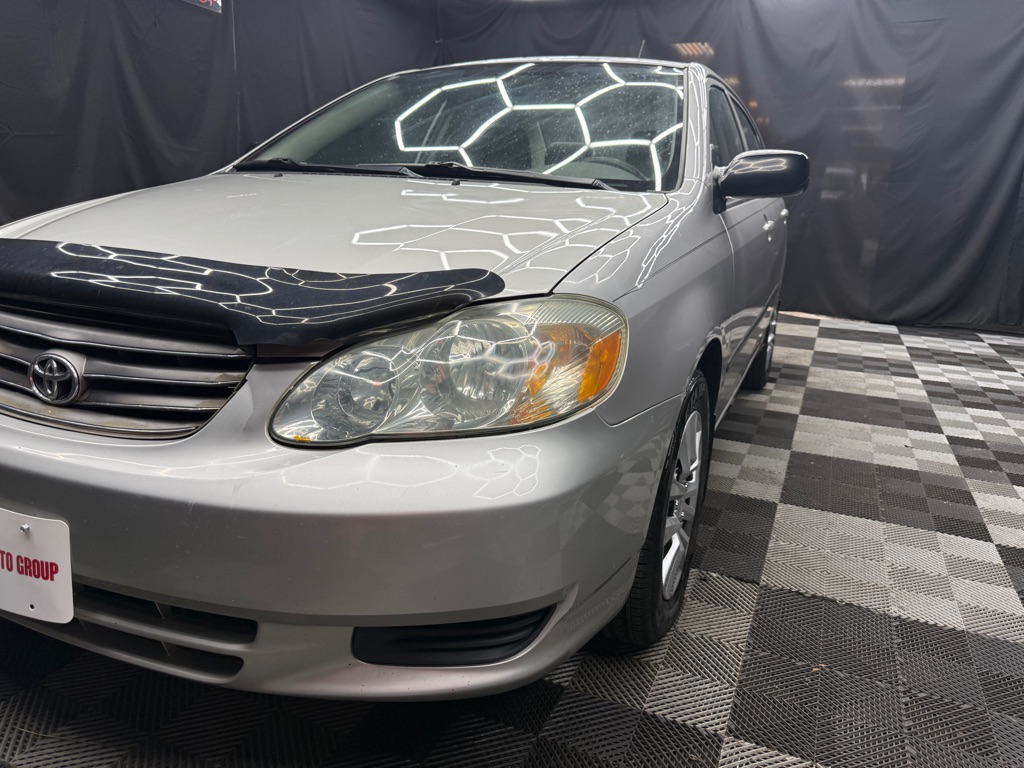2004 Toyota Corolla CE - Image 3