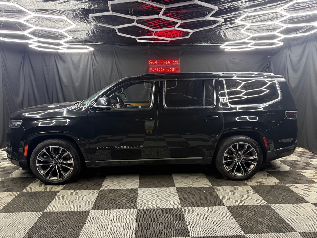 2022 Jeep Grand Wagoneer Series III - Image 5