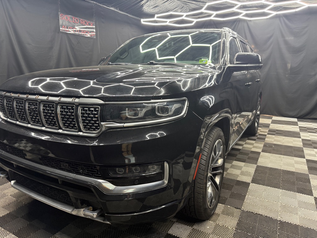 2022 Jeep Grand Wagoneer Series III - Image 3
