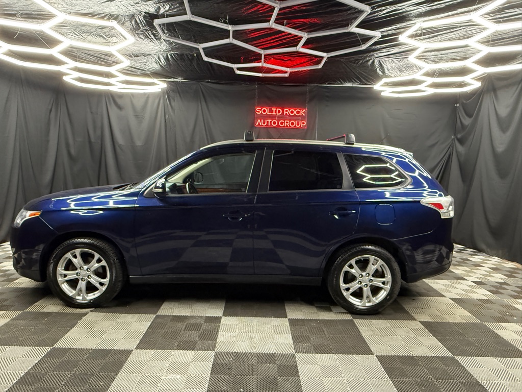2014 Mitsubishi Outlander SE - Image 5