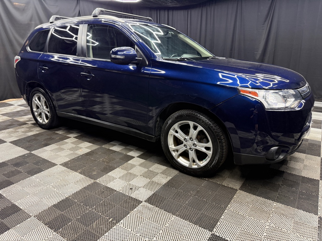 2014 Mitsubishi Outlander SE - Image 4