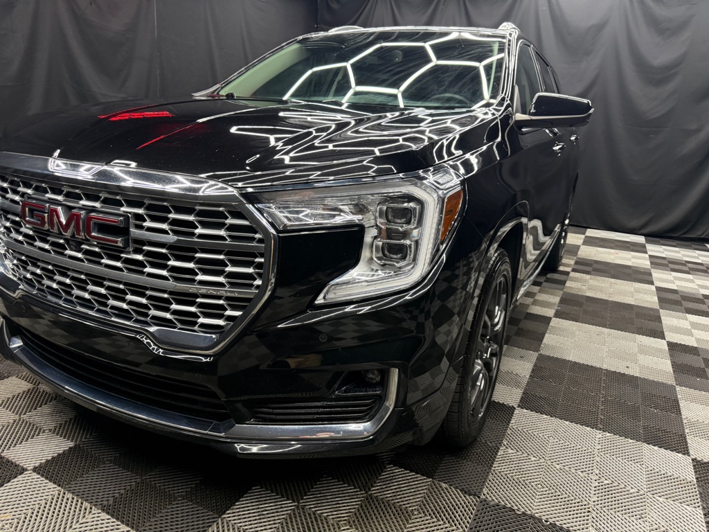 2022 GMC Terrain Denali - Image 3