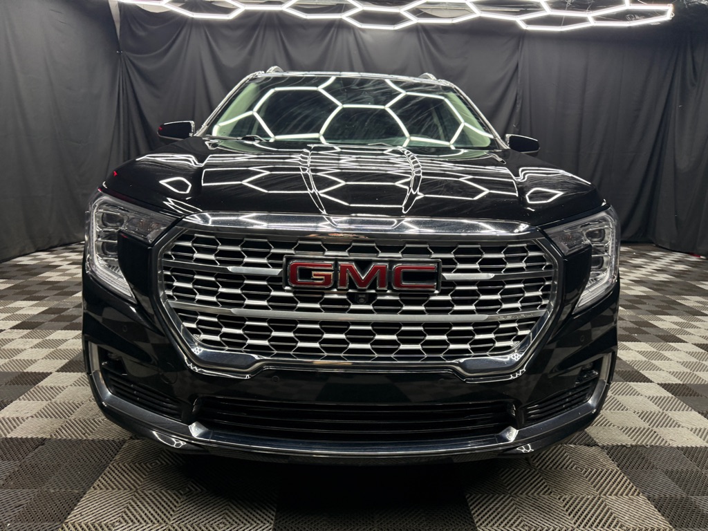2022 GMC Terrain Denali - Image 2