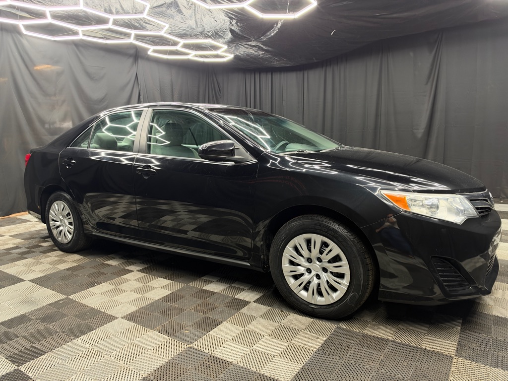 2012 Toyota Camry BASE - Image 4