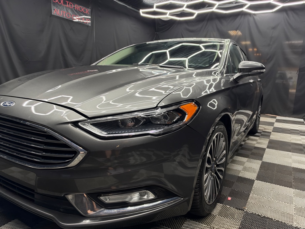 2018 Ford Fusion Hybrid Titanium - Image 3