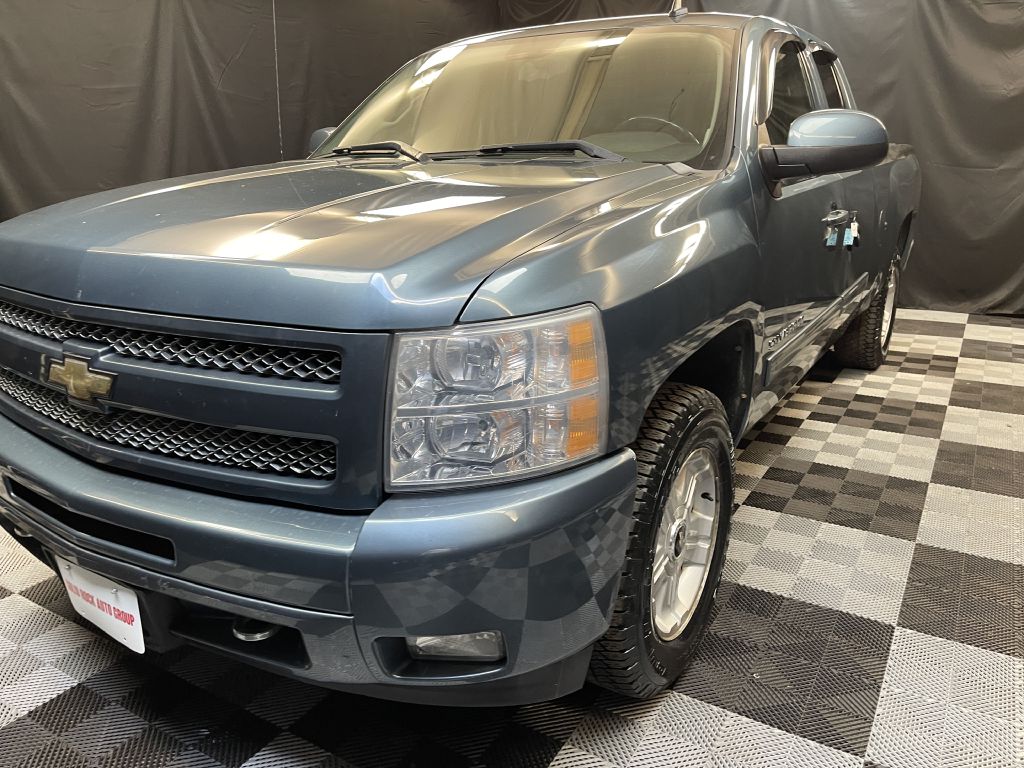 2011 CHEVROLET SILVERADO 1500 LT for sale at Solid Rock Auto Group