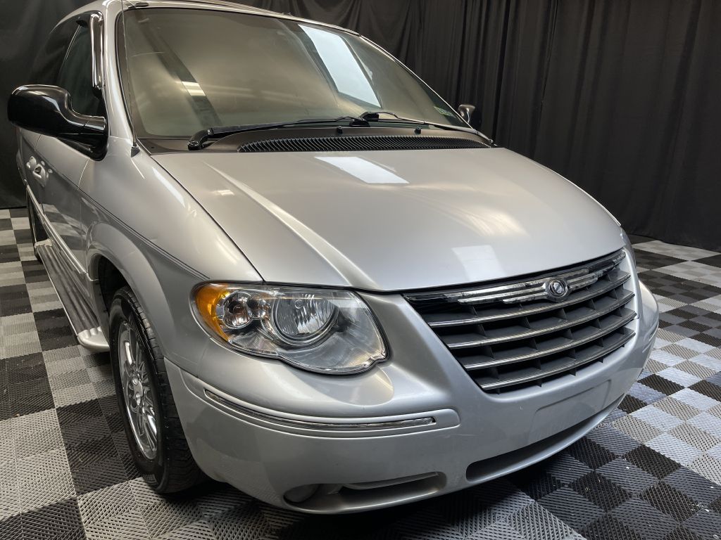 2005 CHRYSLER TOWN & COUNTRY for sale at Solid Rock Auto Group