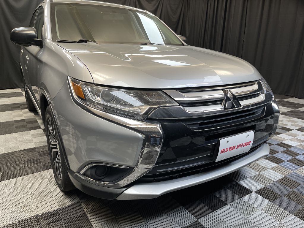2018 MITSUBISHI OUTLANDER SE for sale at Solid Rock Auto Group