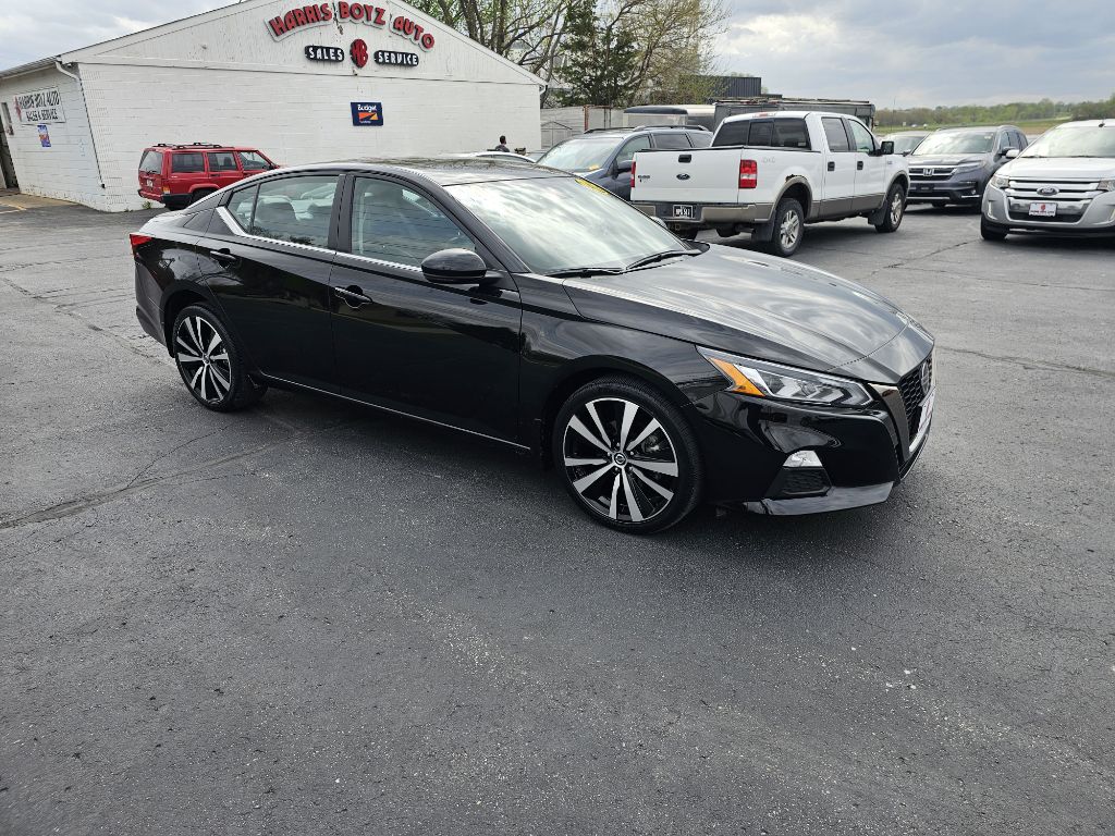 View vehicle photo 4