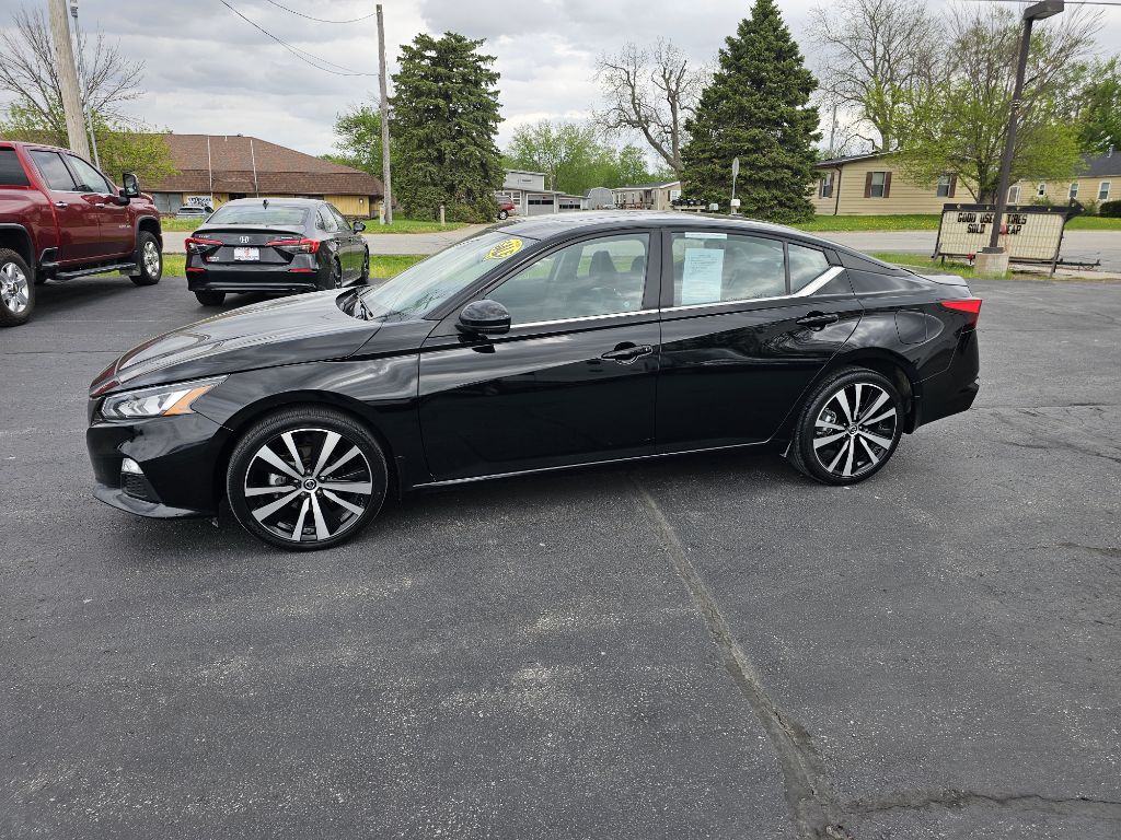 View vehicle photo 3