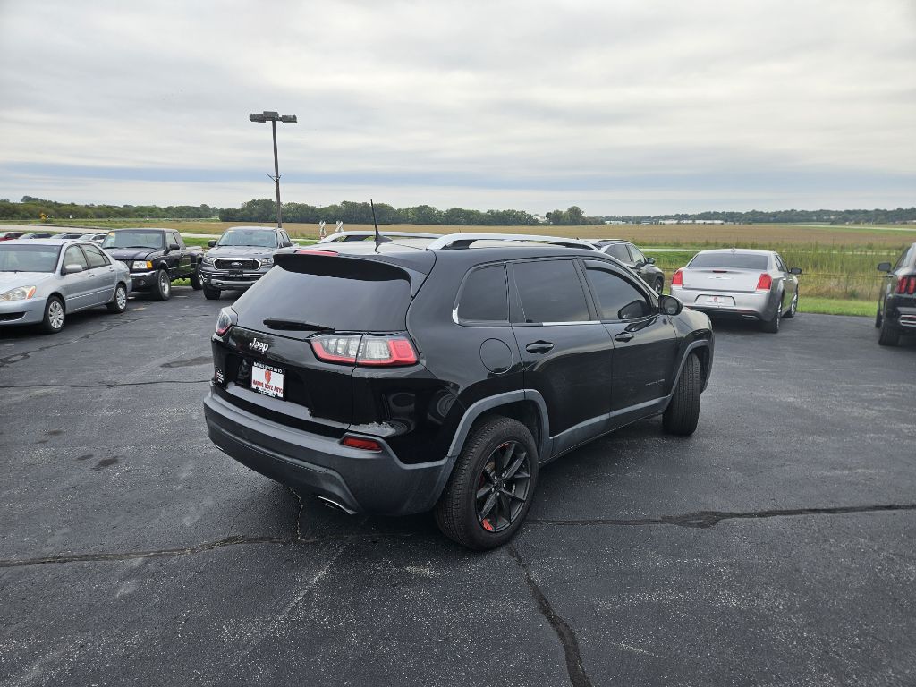Photo 5 of this JEEP CHEROKEE
