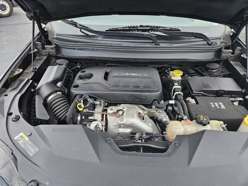 Photo 14 of this JEEP CHEROKEE