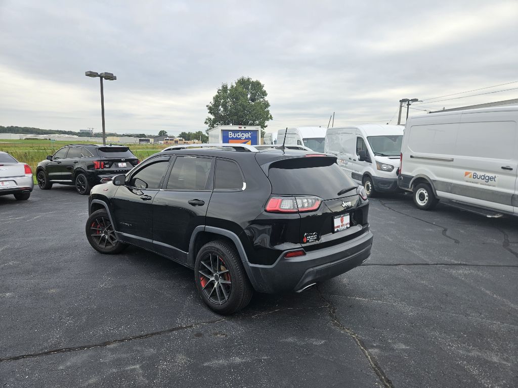Photo 8 of this JEEP CHEROKEE