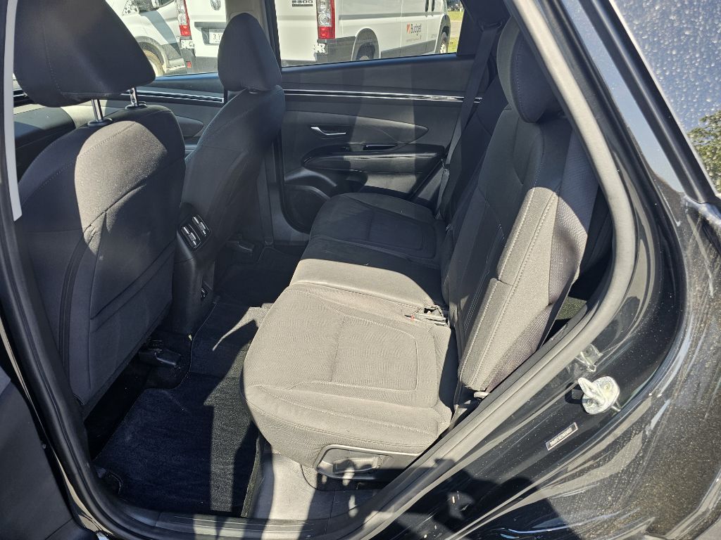 Photo 7 of this HYUNDAI TUCSON