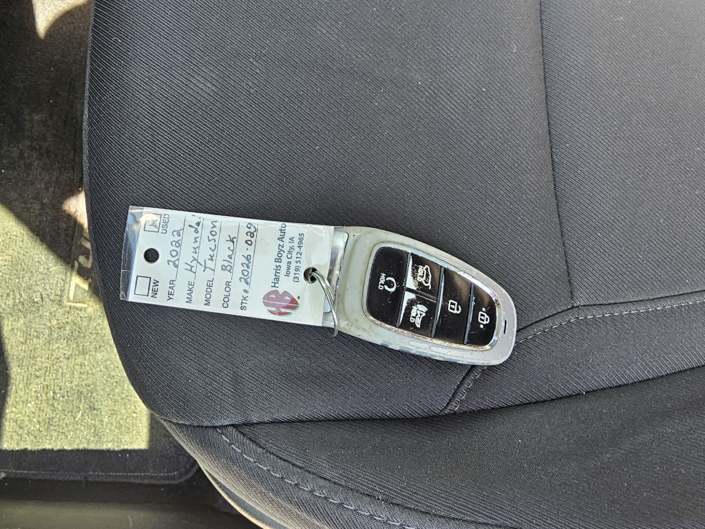 Photo 15 of this HYUNDAI TUCSON
