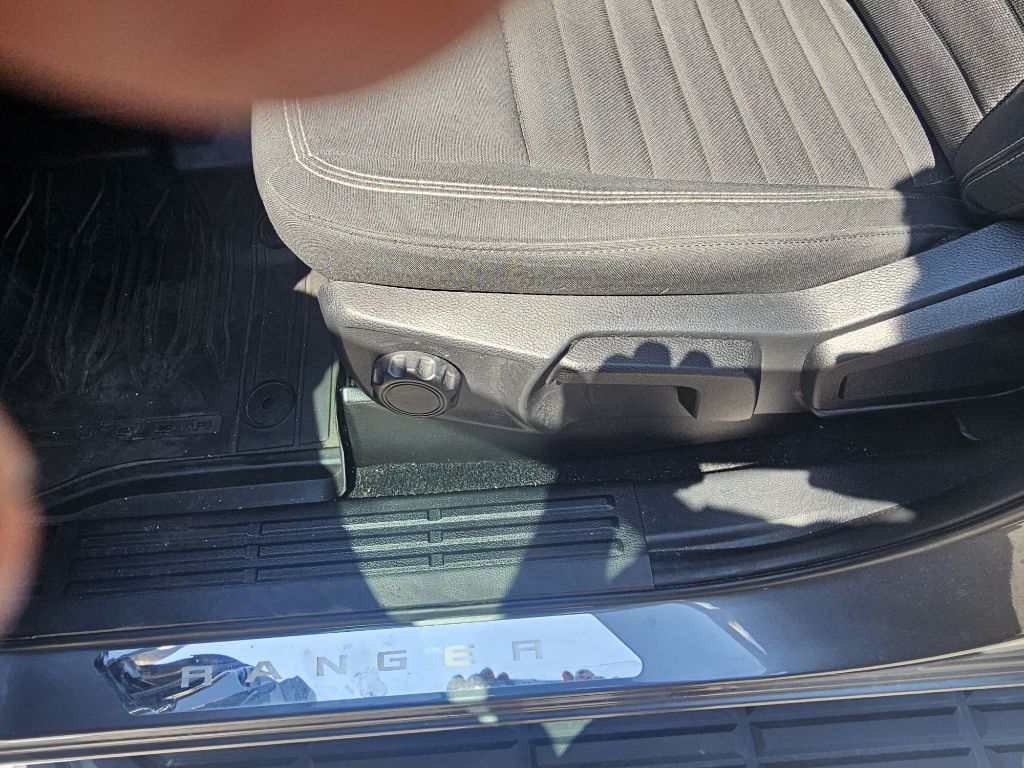 Photo 13 of this FORD RANGER