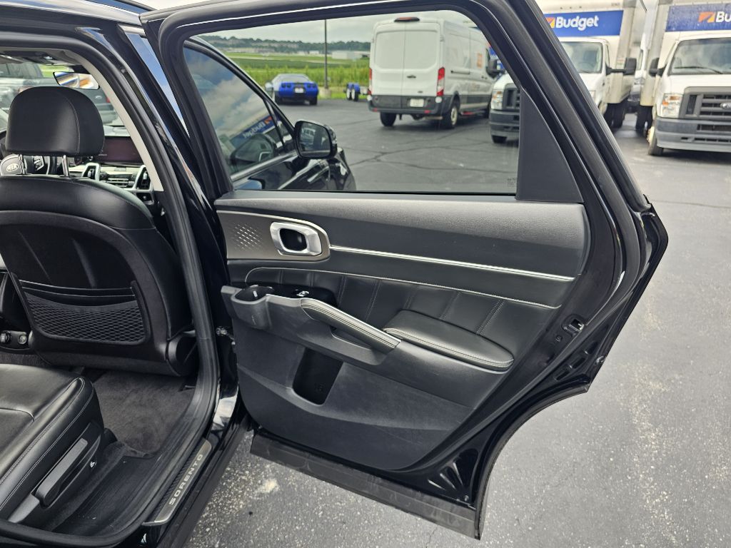 Photo 12 of this KIA SORENTO