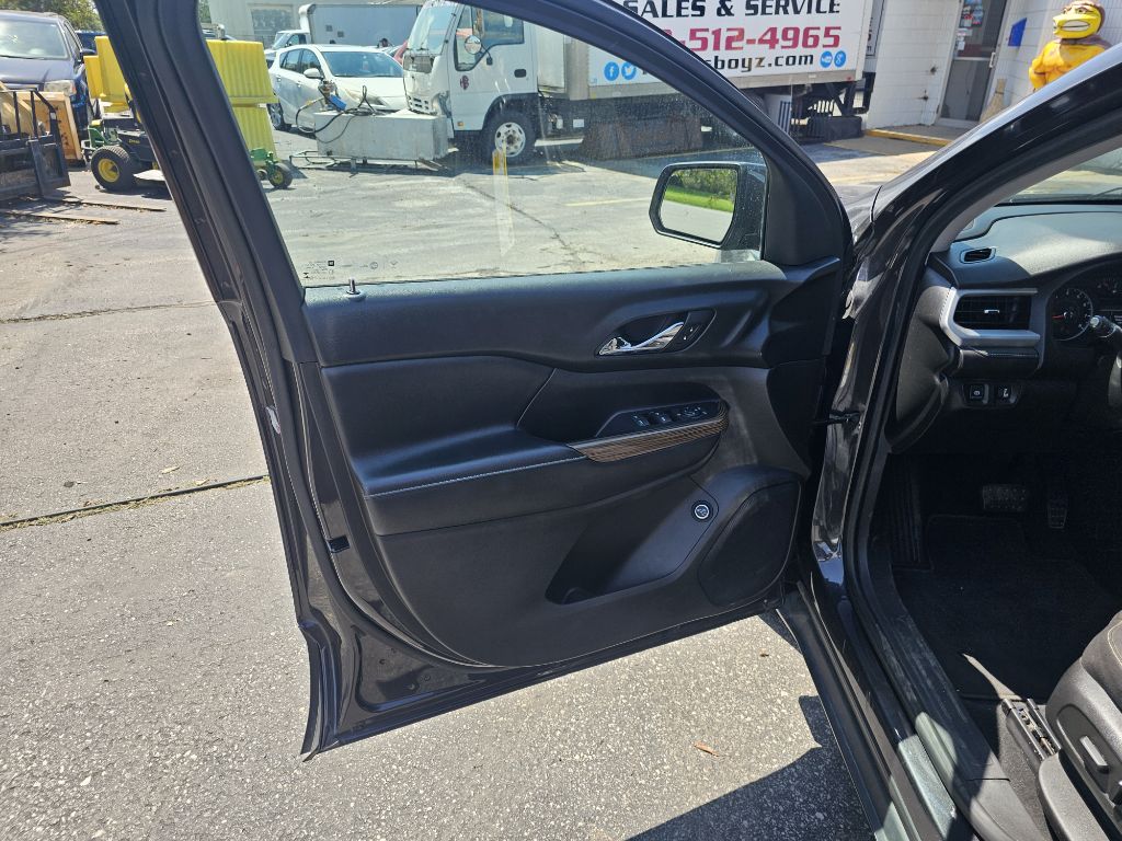 Photo 13 of this GMC ACADIA
